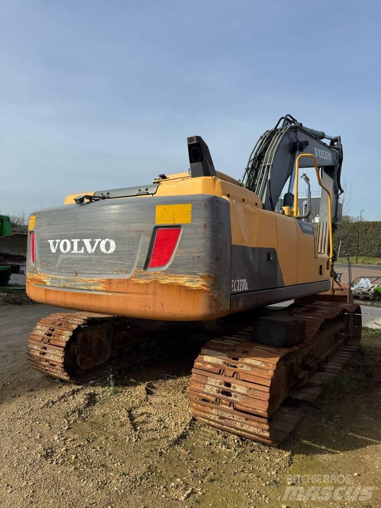Volvo EC220DL 대형 굴삭기 29톤 이상