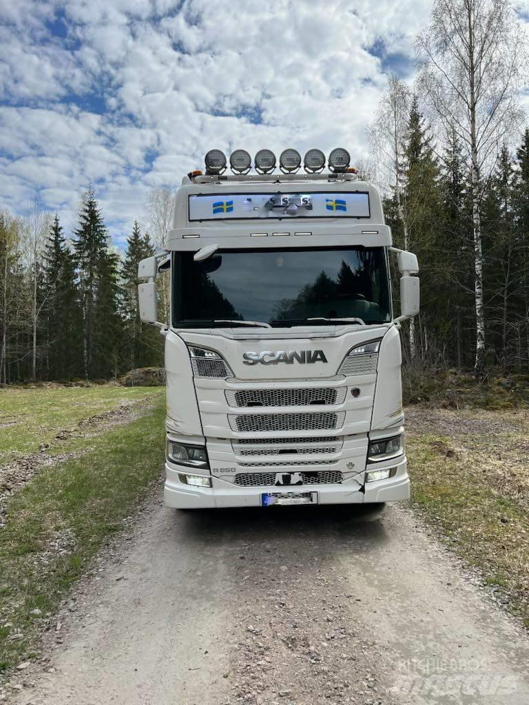Scania R 650 목재 트럭