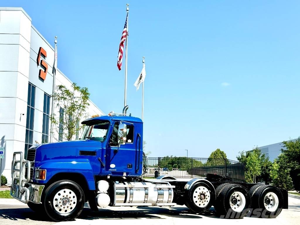 Mack Pinnacle 트랙터 유닛