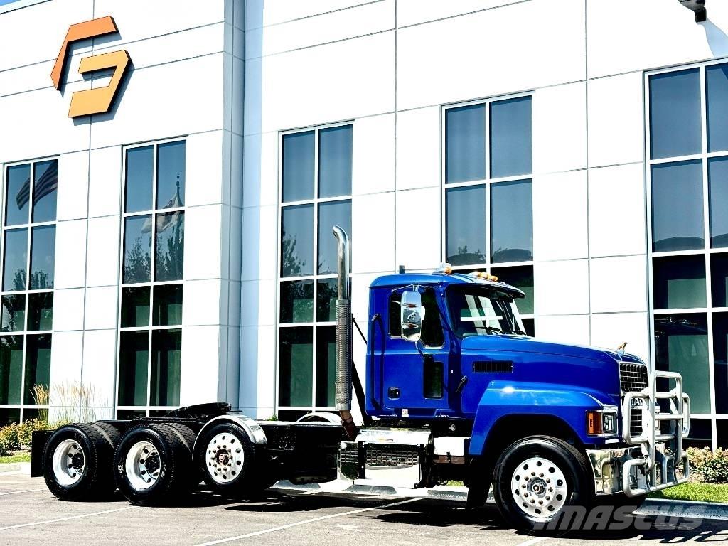 Mack Pinnacle 트랙터 유닛