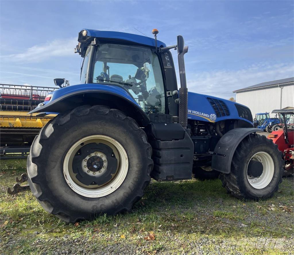 New Holland T8.390 트랙터