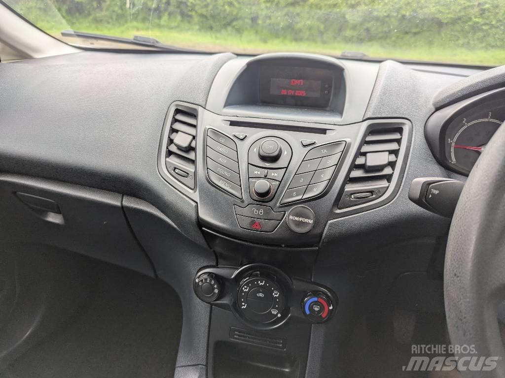 Ford Fiesta Van 패널 화물차