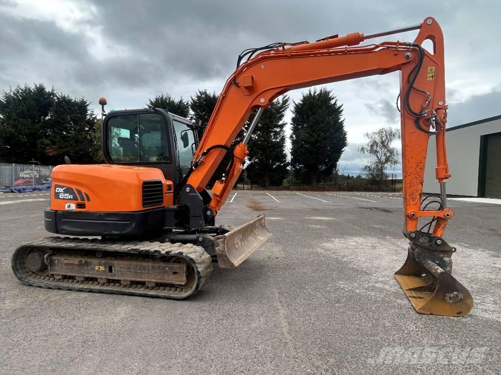 Doosan DX 85 R-3 중형굴삭기 7톤-28톤