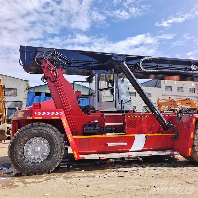 Kalmar DRF 450 리치 스태커