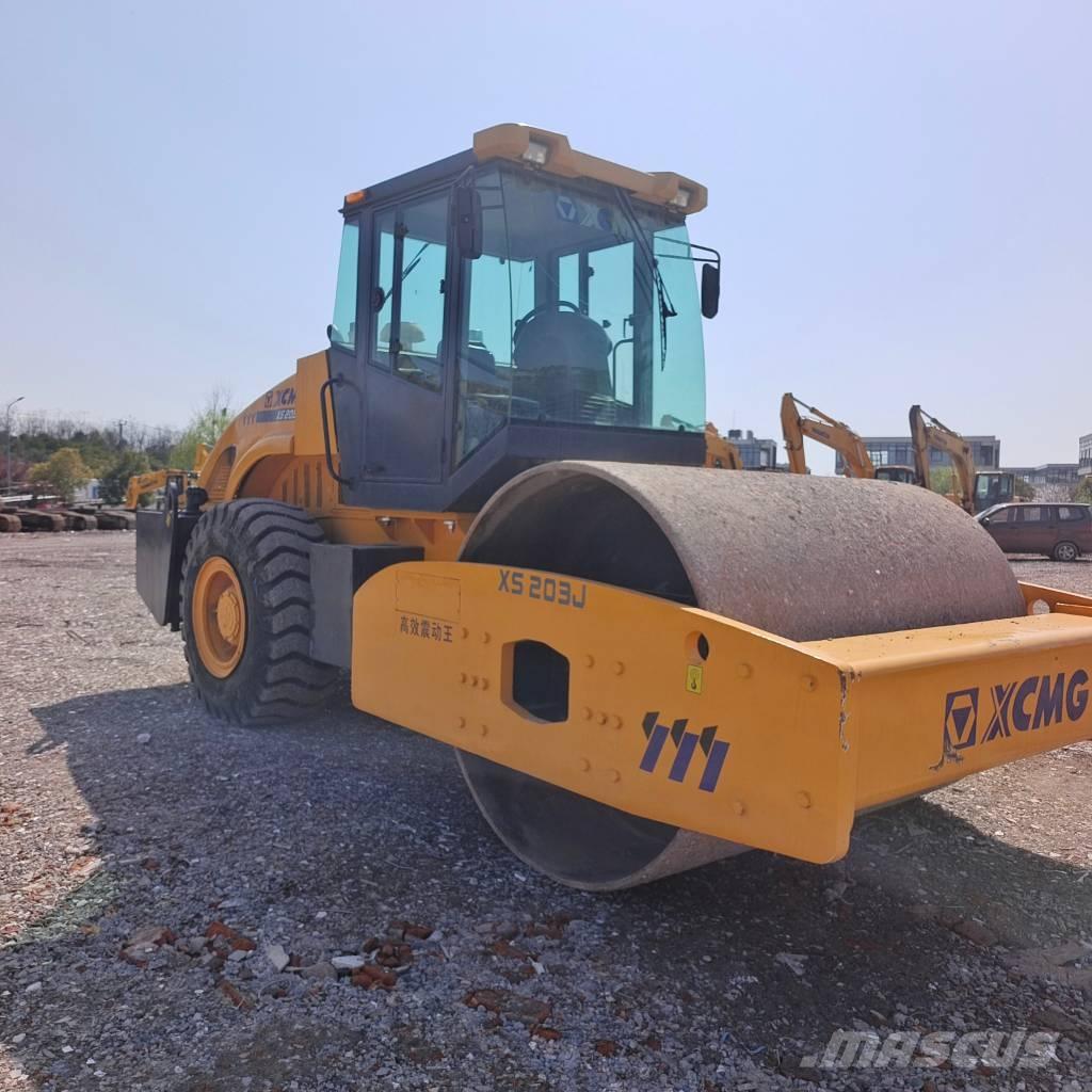 XCMG XS 203 J 싱글 드럼 롤러