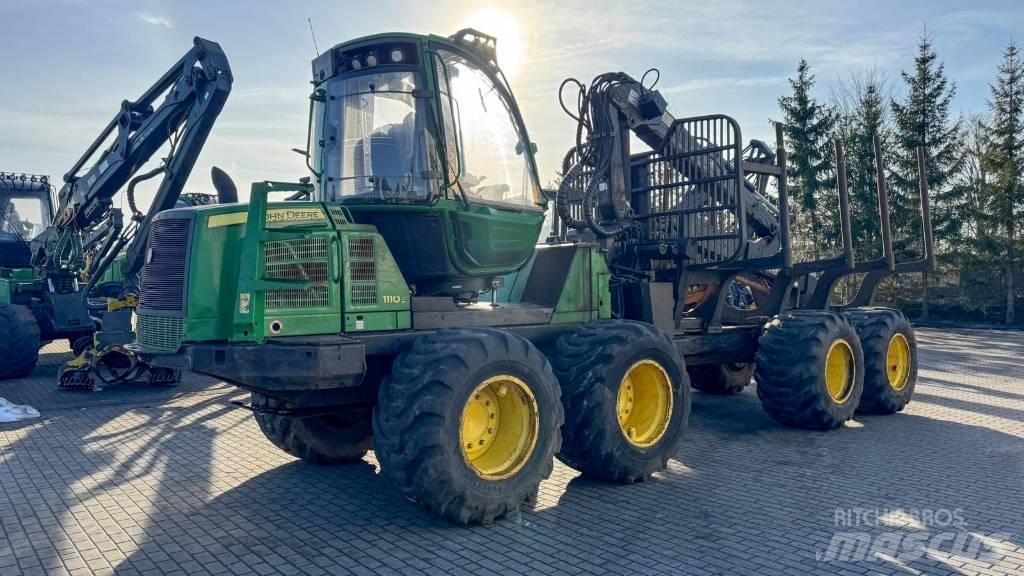 John Deere 1110 E 원목 포워더