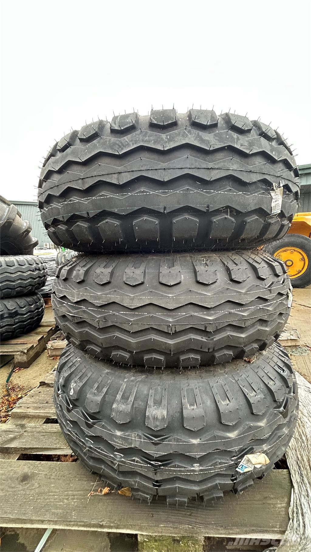  300/85R15.3 타이어, 휠 및 림