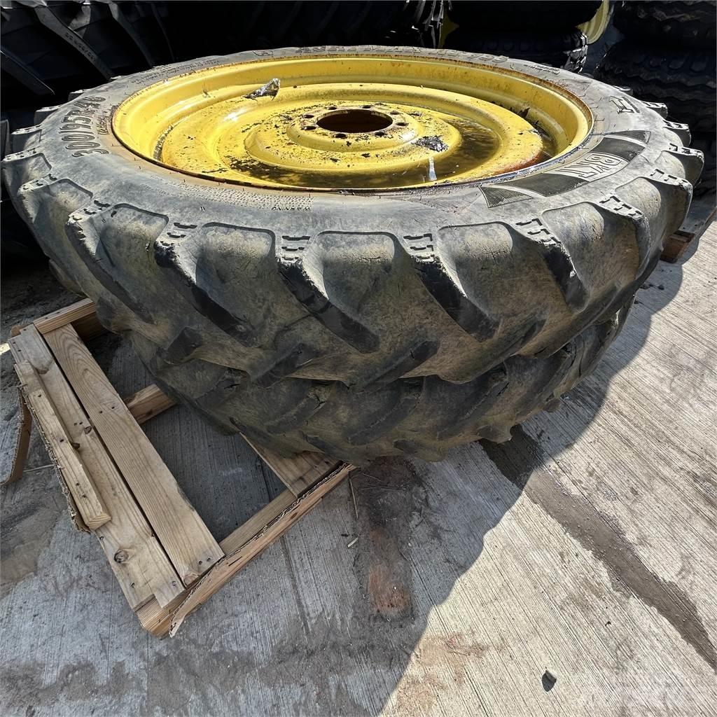  300/95R46 타이어, 휠 및 림
