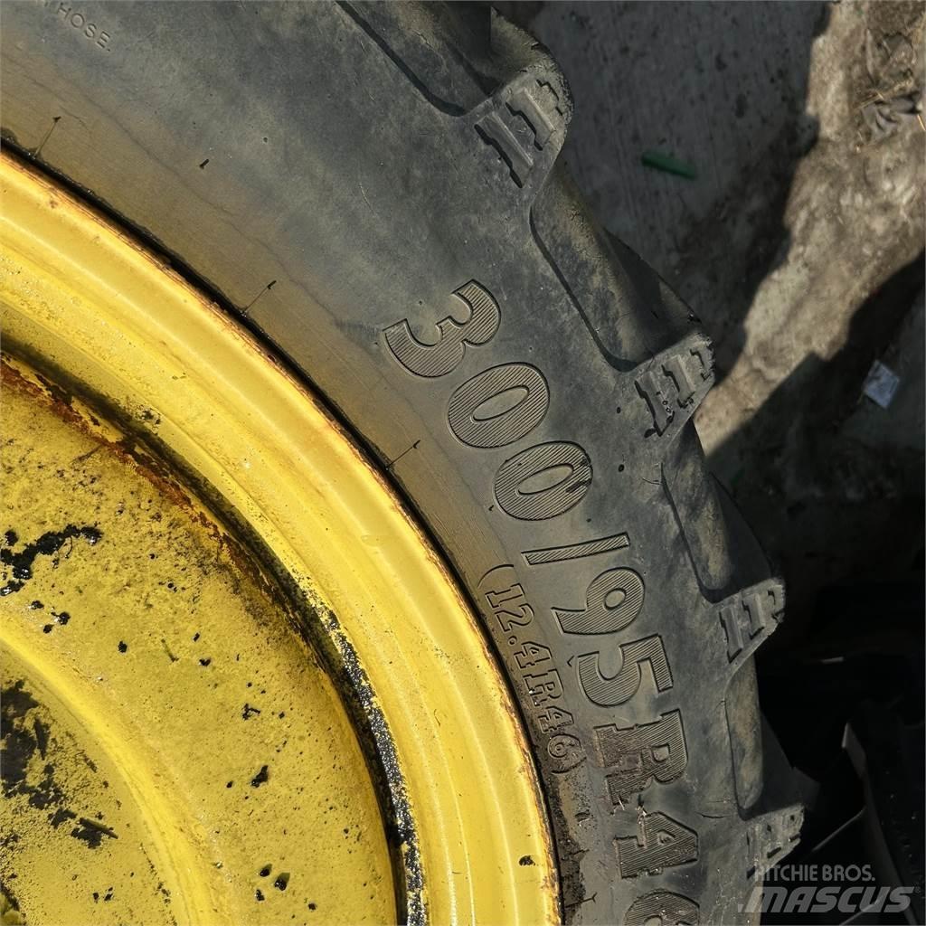  300/95R46 타이어, 휠 및 림