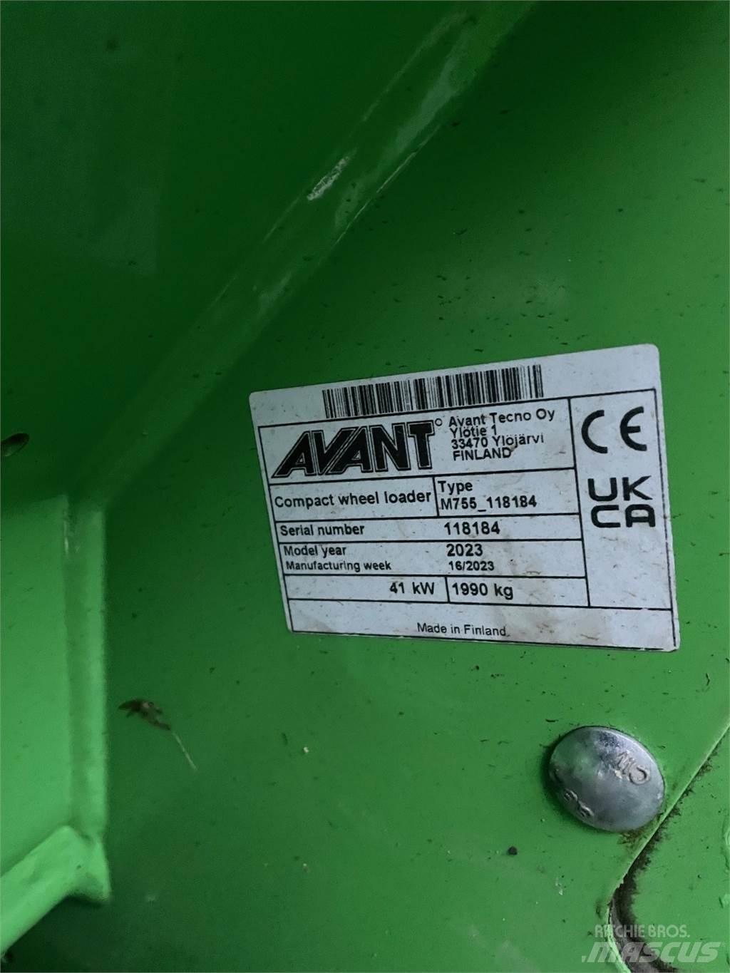 Avant AV 755I  휠로우더