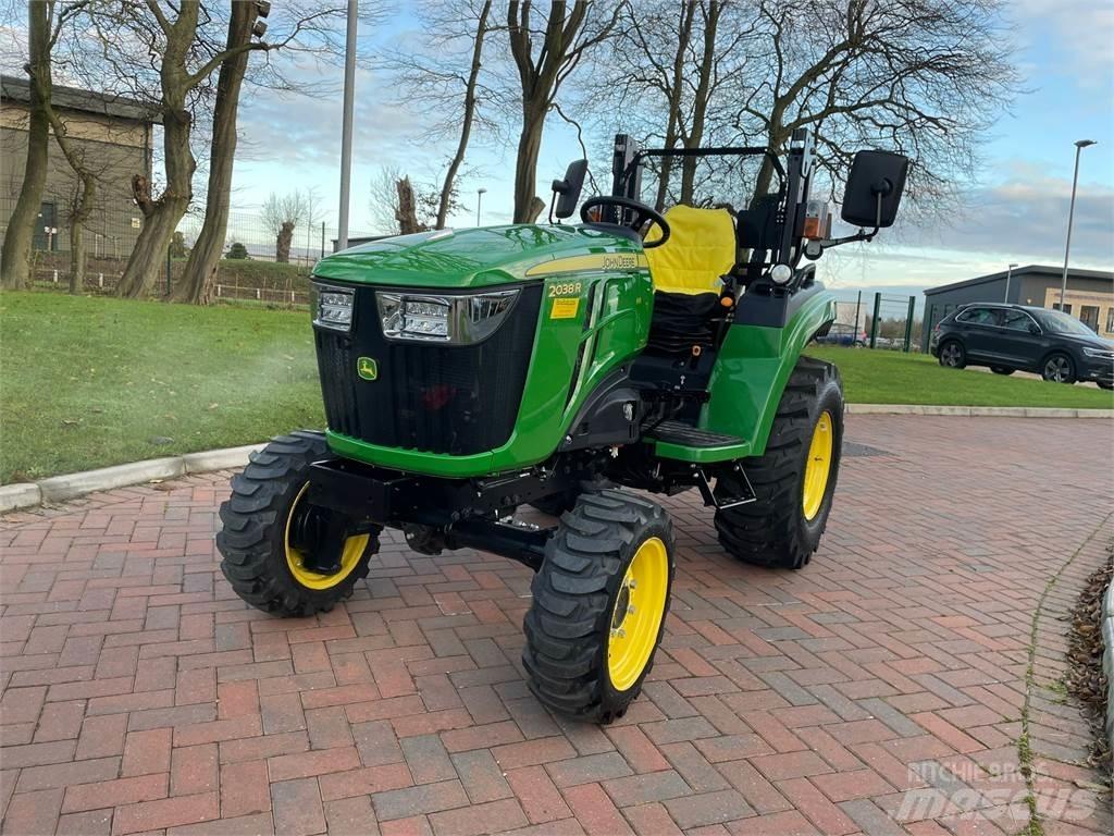 John Deere 2038R 소형 트랙터