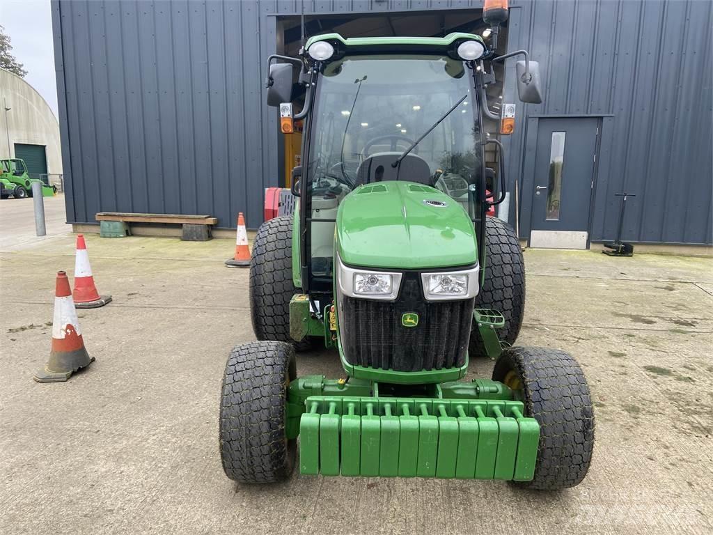 John Deere 4066R 소형 트랙터