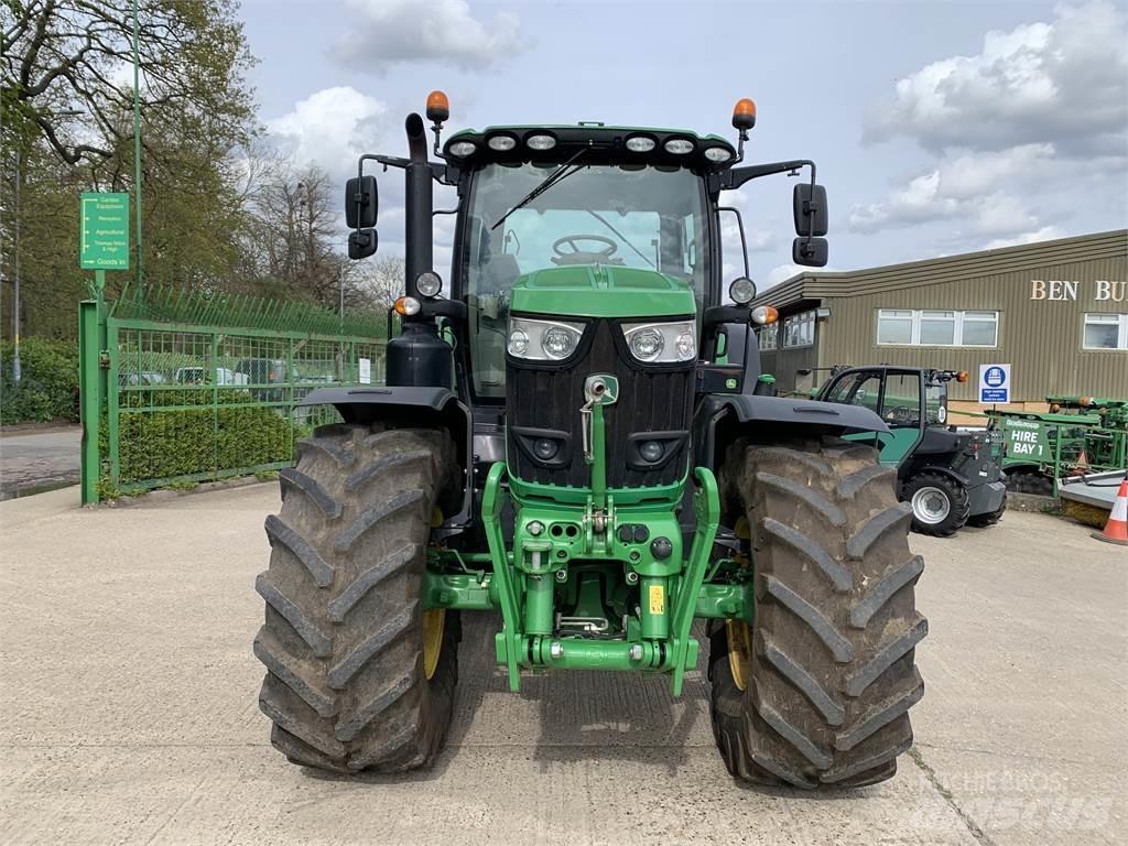 John Deere 6215R 트랙터