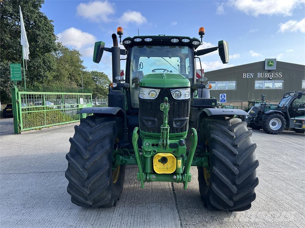 John Deere 6R215 트랙터