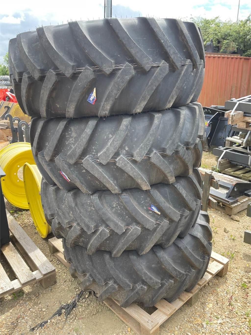 John Deere TYRES 농기계 - 기타