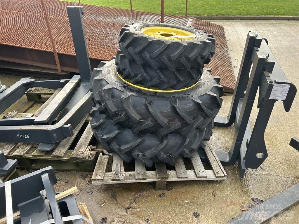 John Deere TYRES 농기계 - 기타