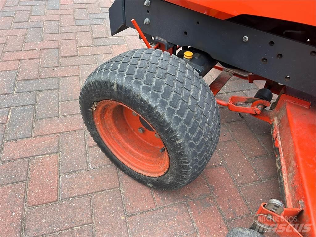 Kubota BX2350 소형 트랙터
