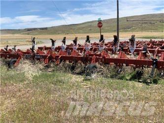 Case IH 1820 줄뿌림 작물 경운기