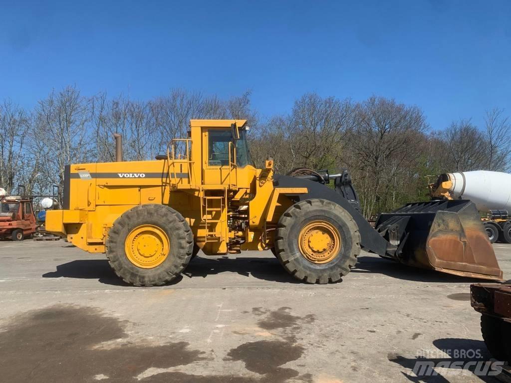Volvo L330C  휠로우더