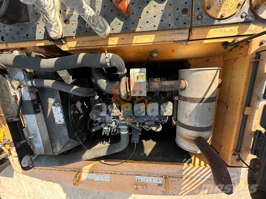 Hyundai R 225 -9 대형 굴삭기 29톤 이상