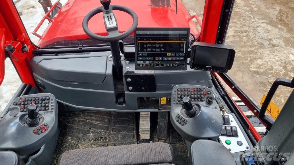 Komatsu 895 원목 포워더