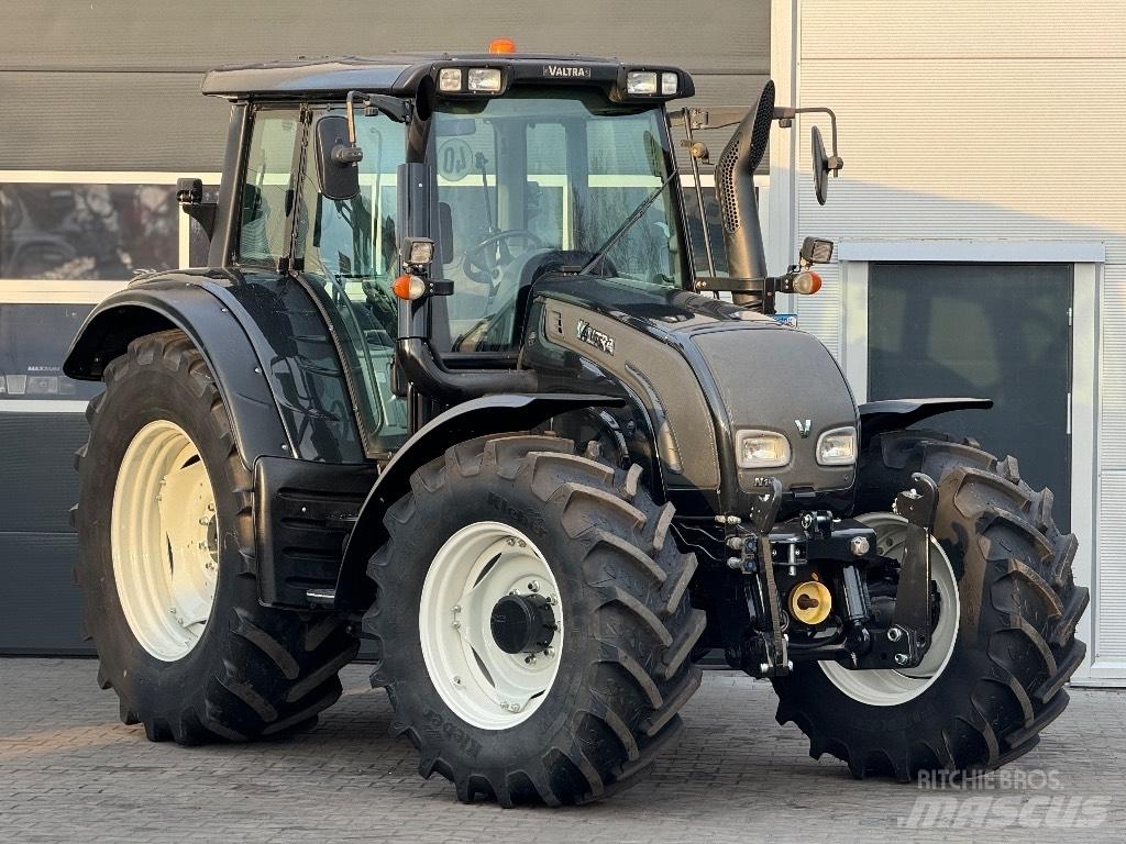 Valtra N 122 V 트랙터