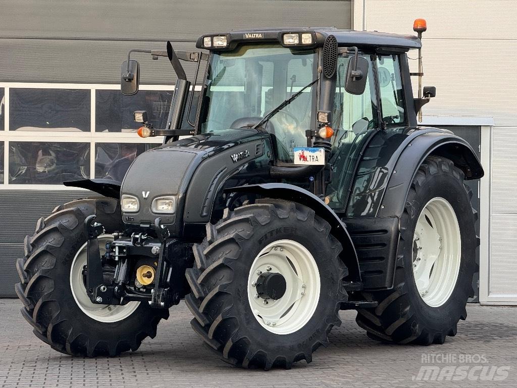 Valtra N 122 V 트랙터