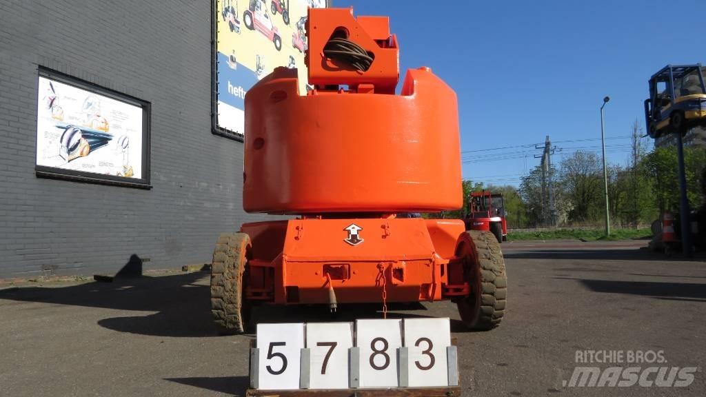 JLG E400AJPN 관절형 전동이동 리프트
