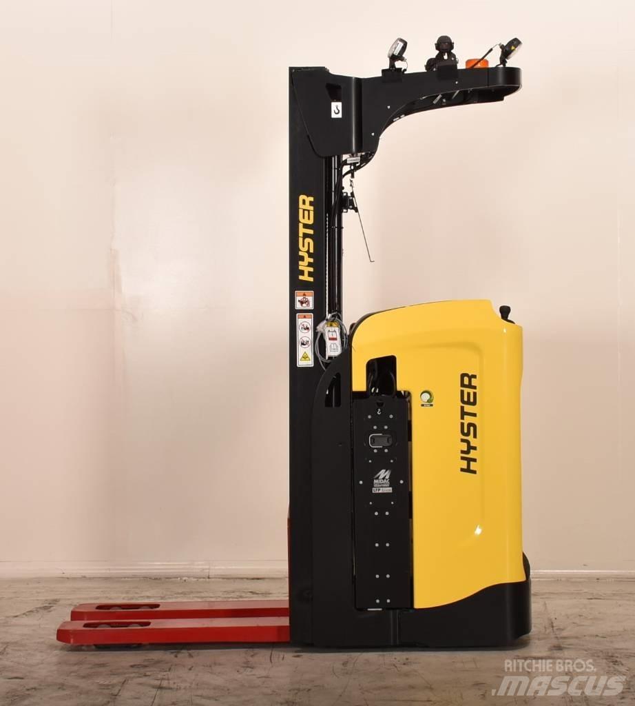 Hyster RS1.6 보행식 리치 지게차