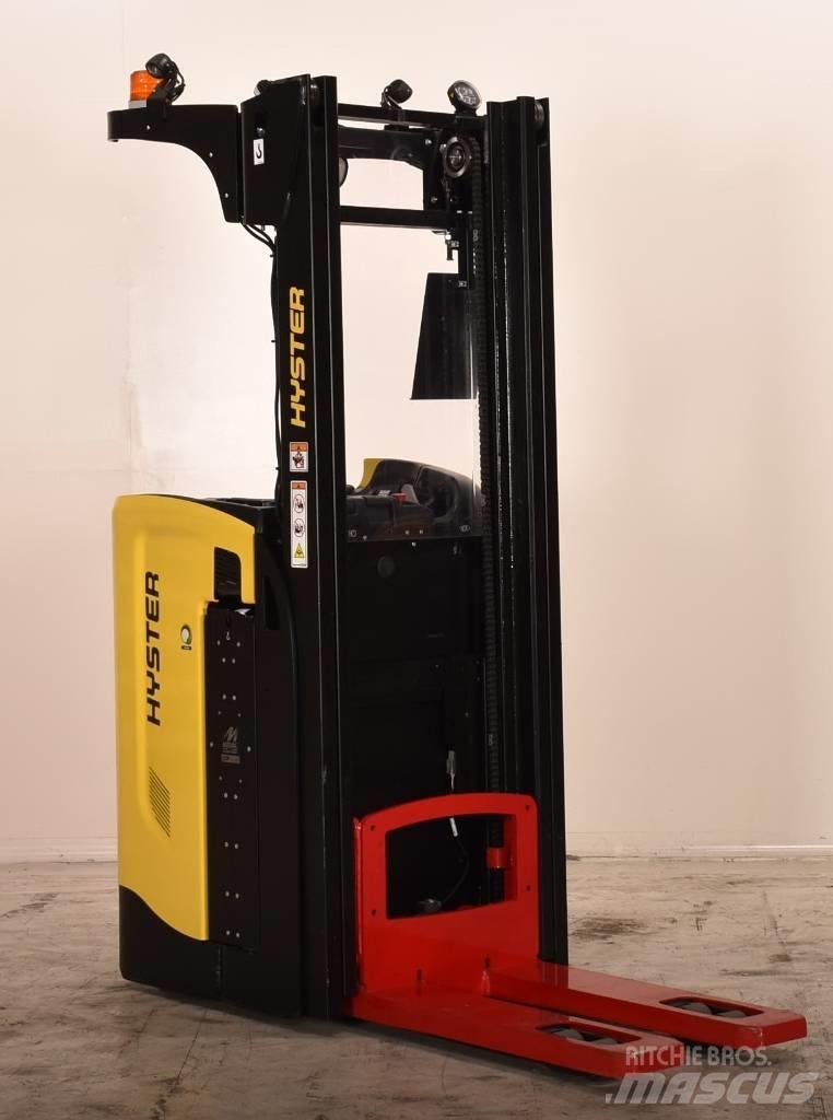 Hyster RS1.6 보행식 리치 지게차