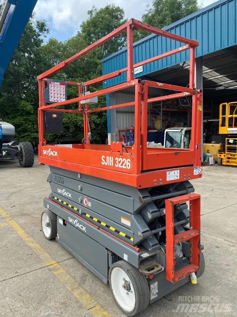 SkyJack SJ 3226 가위형 리프트