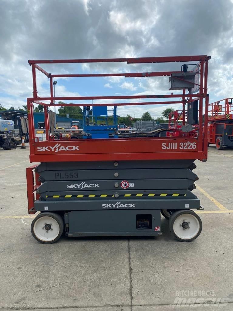 SkyJack SJ 3226 가위형 리프트
