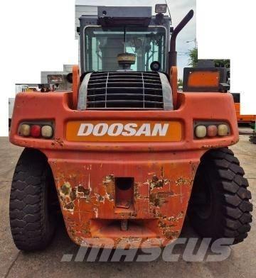 Doosan D 160 S-5 디젤 지게차
