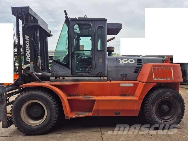 Doosan D 160 S-5 디젤 지게차