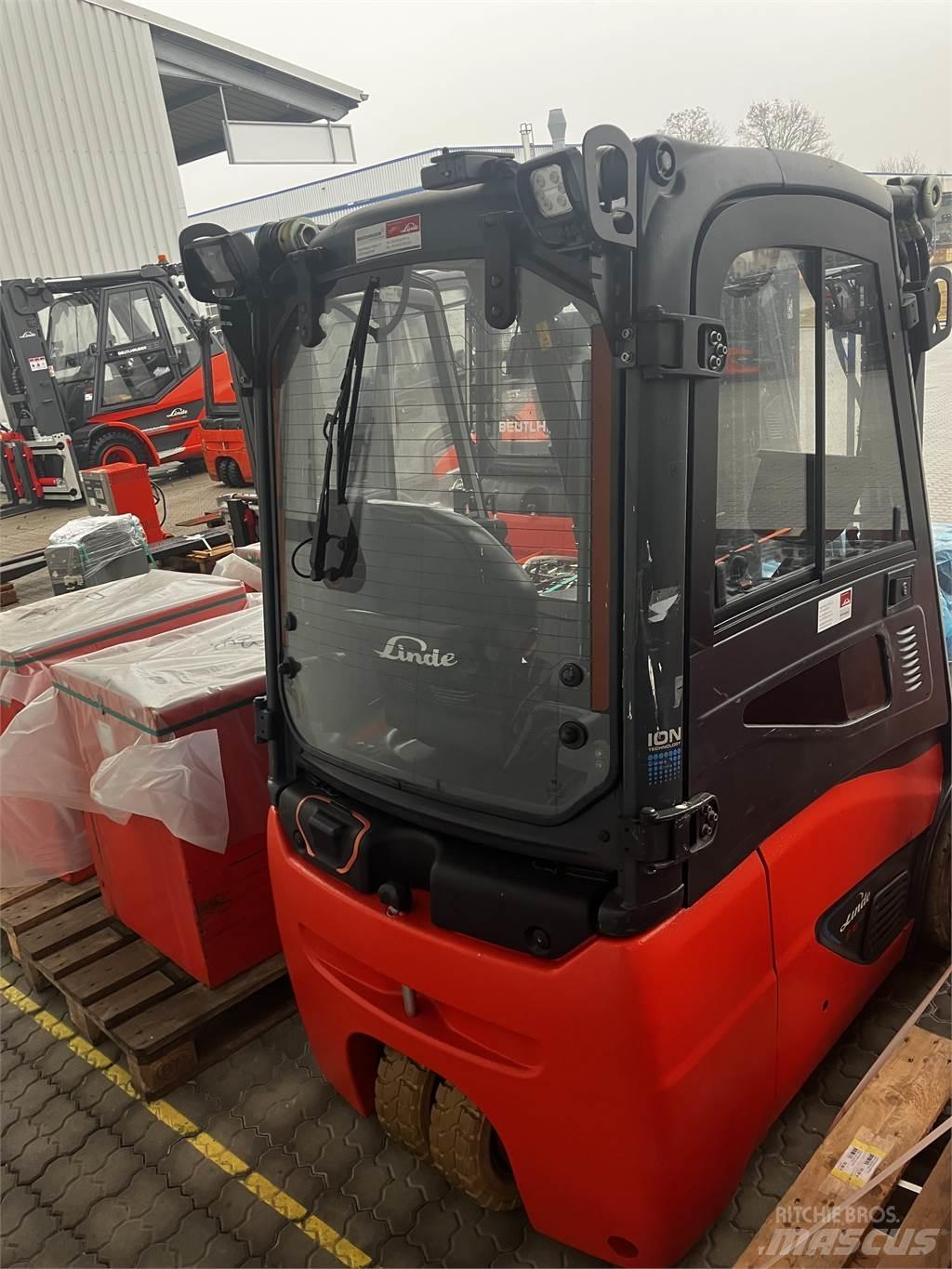 Linde E16C 전동 지게차