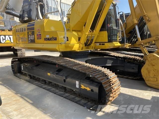 Komatsu PC 240 LC 대형 굴삭기 29톤 이상