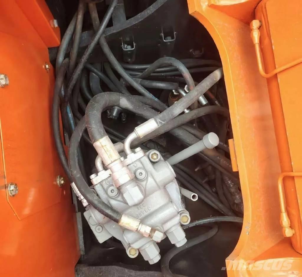 Hitachi 135US-6 대형 굴삭기 29톤 이상