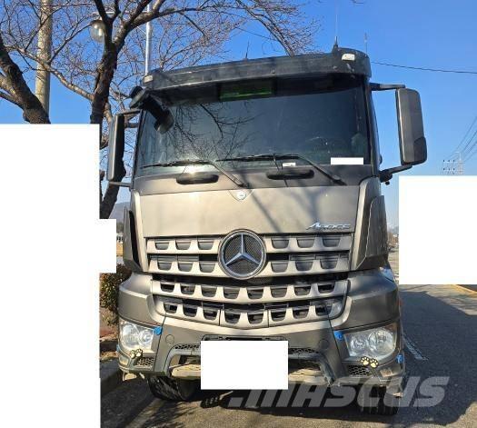 Mercedes-Benz 3951 건설현장 덤프트럭