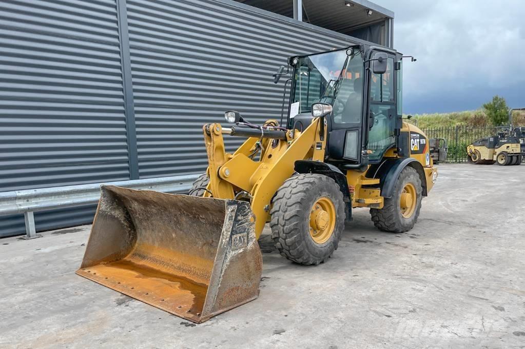 CAT 907M  휠로우더