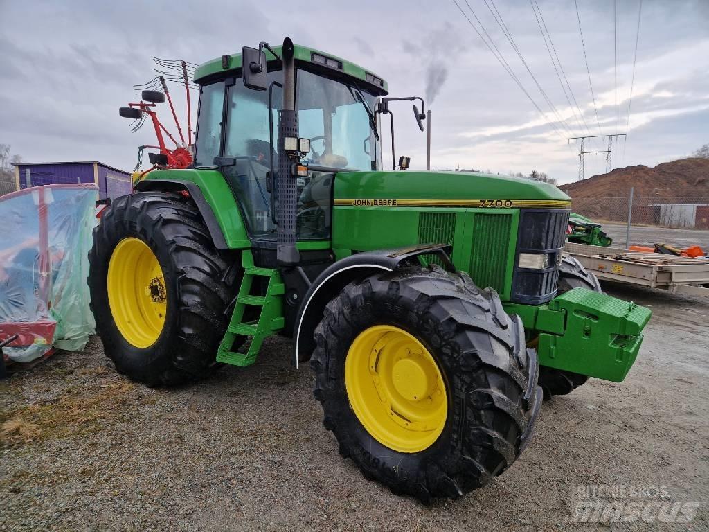 John Deere 7700 트랙터