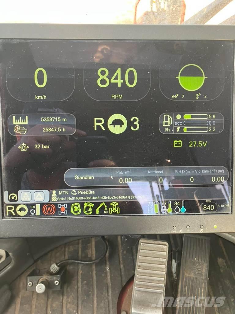 Komatsu 911.4 원목 하베스터