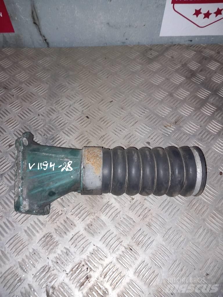 Volvo FH 12  1676491 라디에이터