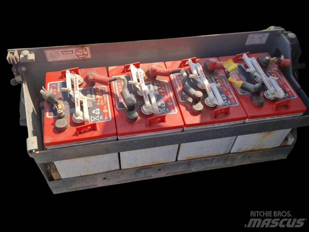 SkyJack SJ III 3215 가위형 리프트
