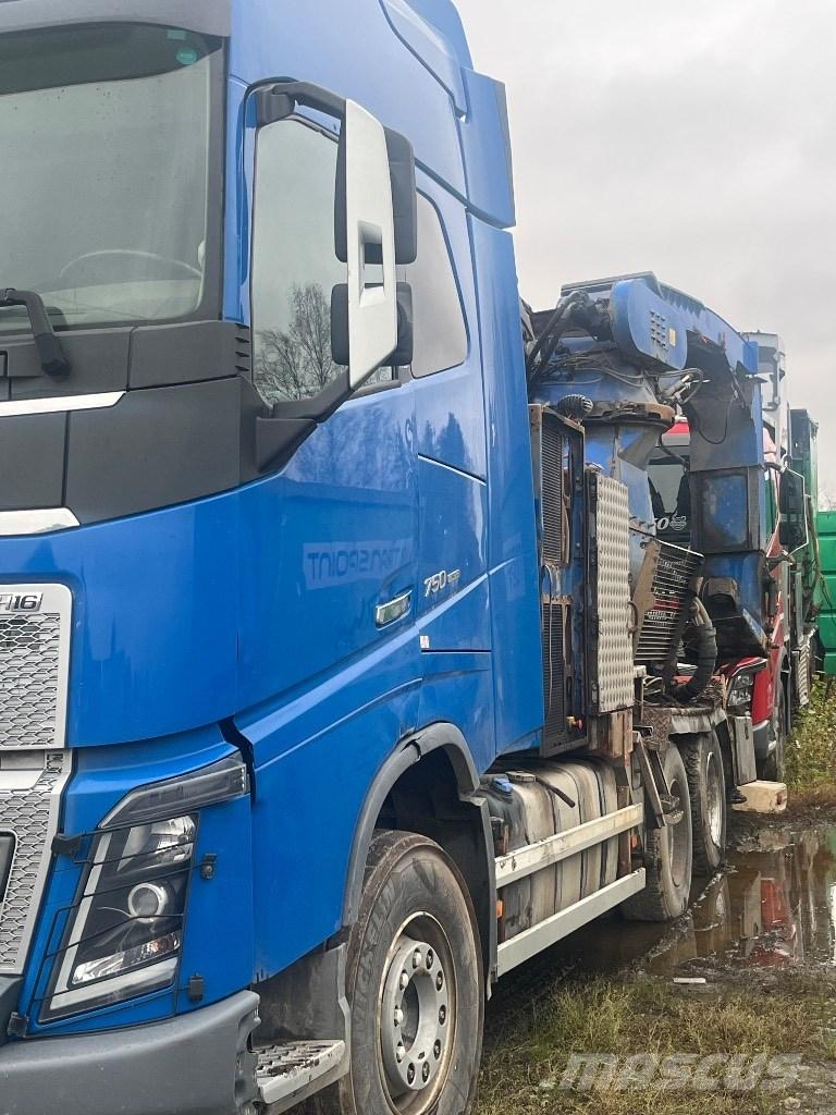 Volvo FH 750 목재 쪼개기 및 절단기