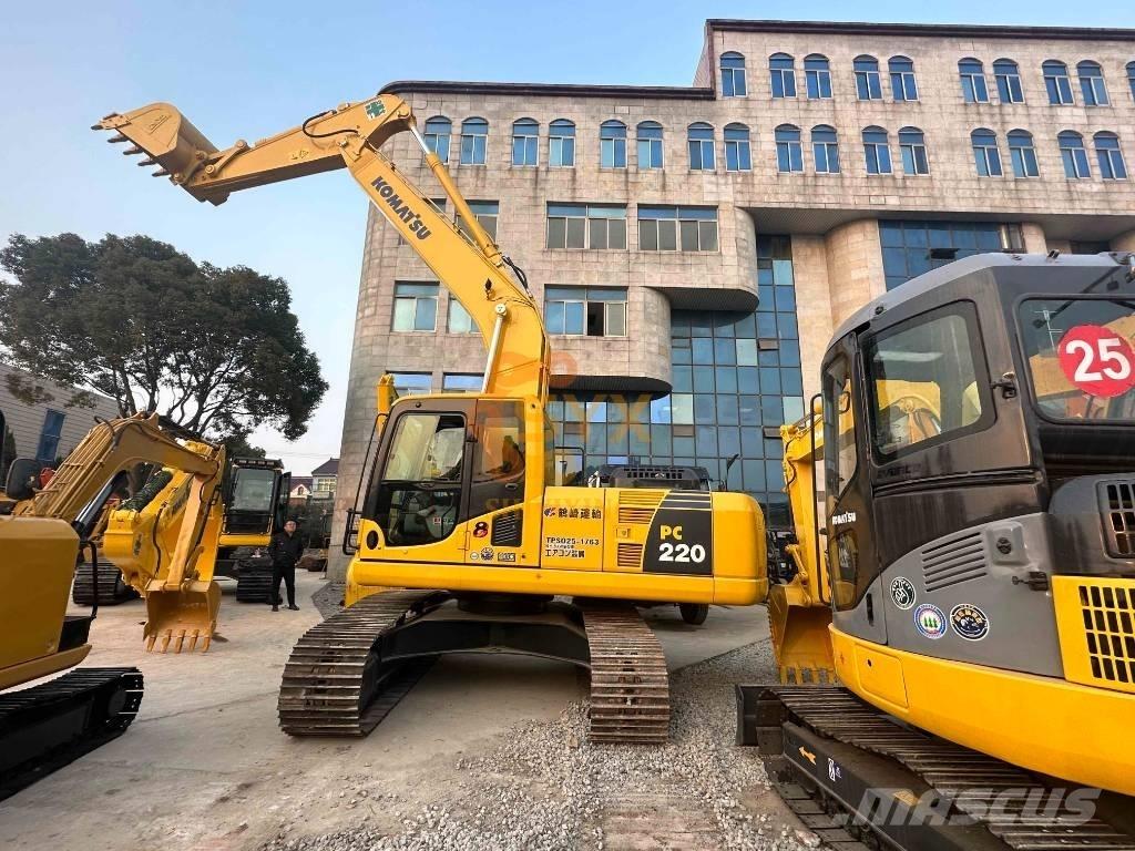 Komatsu PC 220-8 대형 굴삭기 29톤 이상