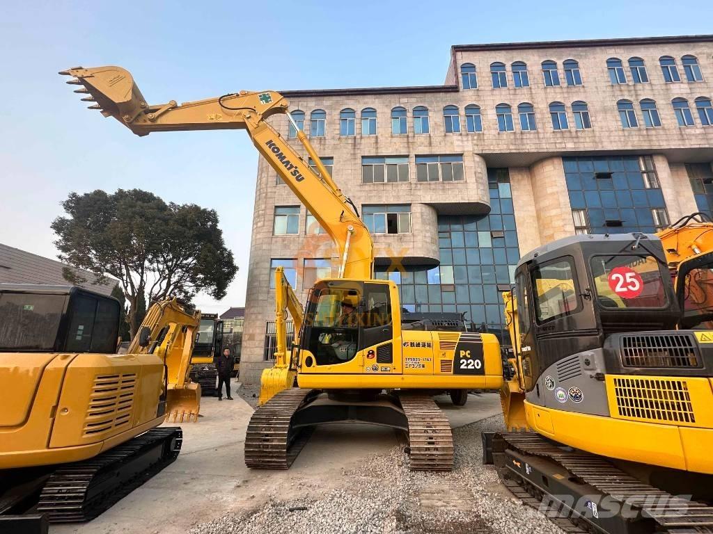 Komatsu PC 220-8 대형 굴삭기 29톤 이상