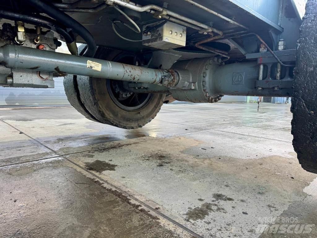 Liebherr A 924 C 폐기물/산업 처리기