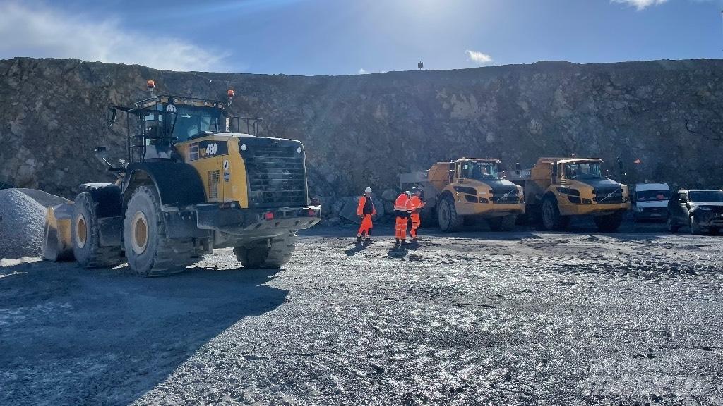 Komatsu WA480  휠로우더