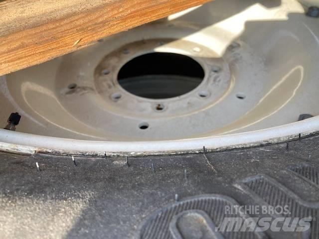 Trelleborg 540/65R34 타이어, 휠 및 림