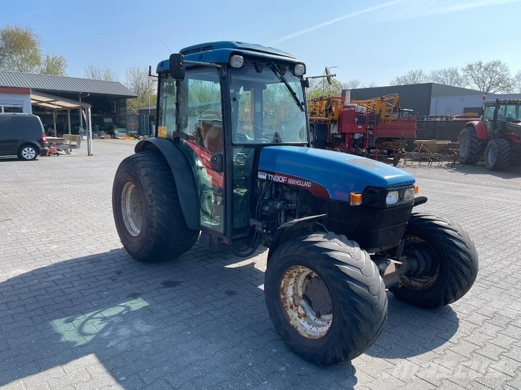 New Holland TN 90 F 트랙터